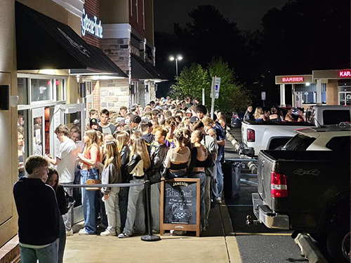 Line To Get Into The Greene Turtle